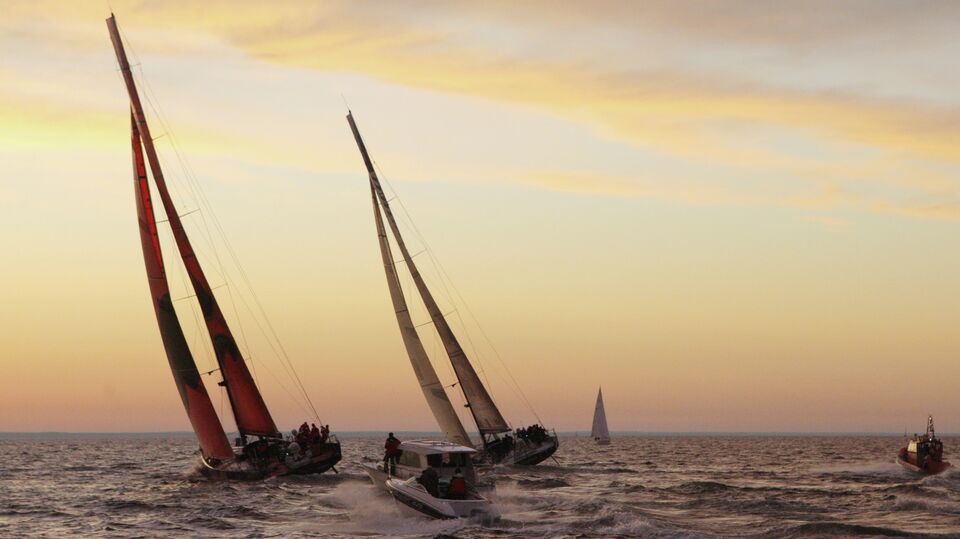 Финиш парусной регаты Volvo Ocean Race в Санкт-Петербурге