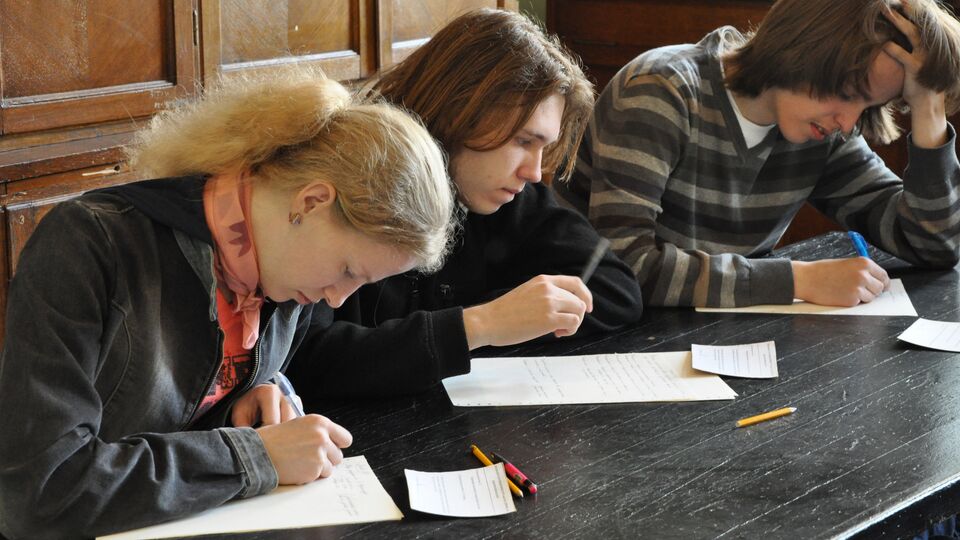 Сдача экзаменов студентами МГУ