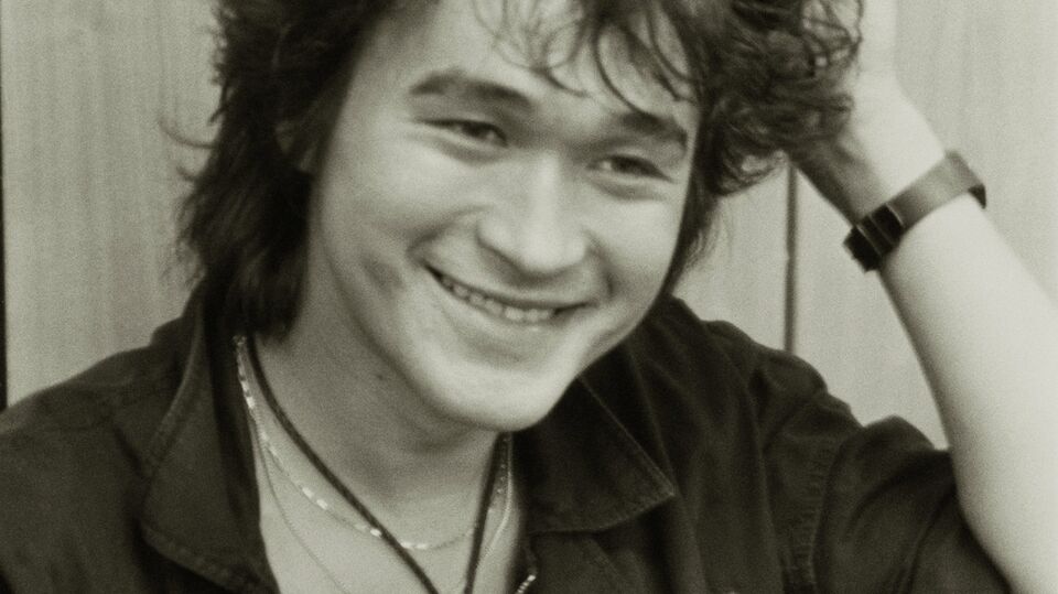 Виктор Цой перед концертом. 1990 год. Фото сделано незадолго до гибели певца