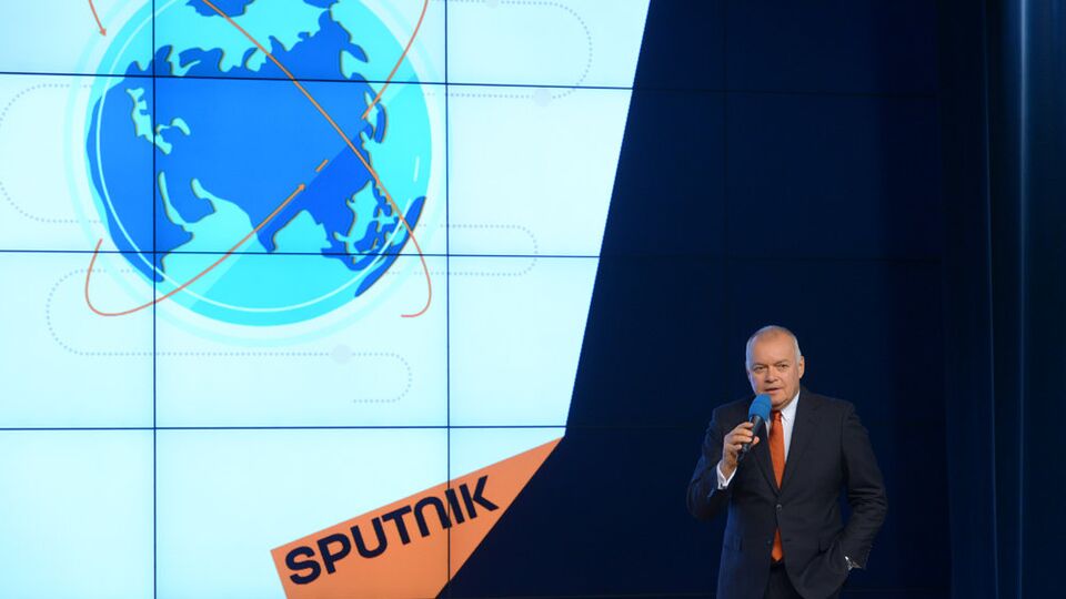 Дмитрий Киселев, презентация "Спутник"