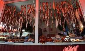 Рынок в Крыму, рыбный ряд.