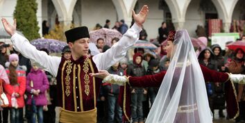 Мусульмане во время празднования праздника "Навруз"