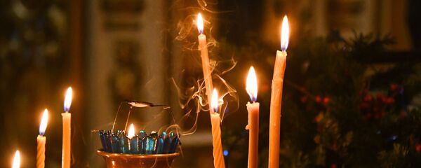 Свечи в храме
