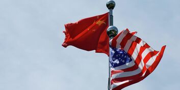 Флаги США и Китая