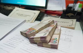 Банкноты национальной валюты Азербайджана